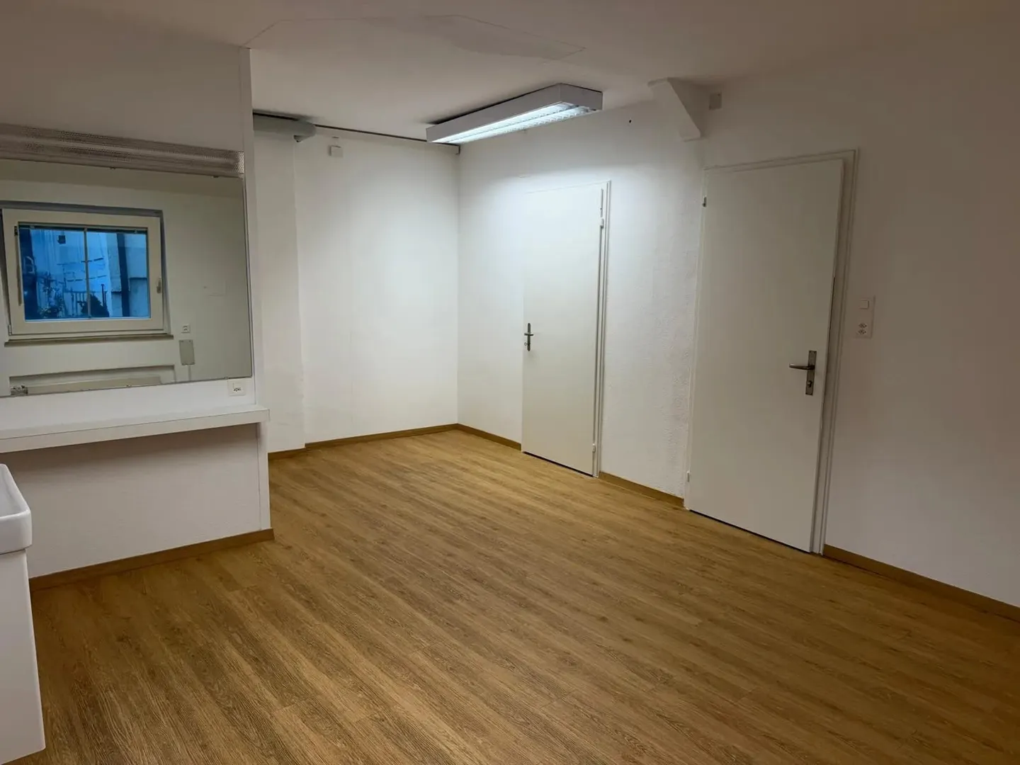 Helle 5-Zimmer-Bürofläche mit 140 m² im Zentrum von Winterthur - Photo 11 of 13