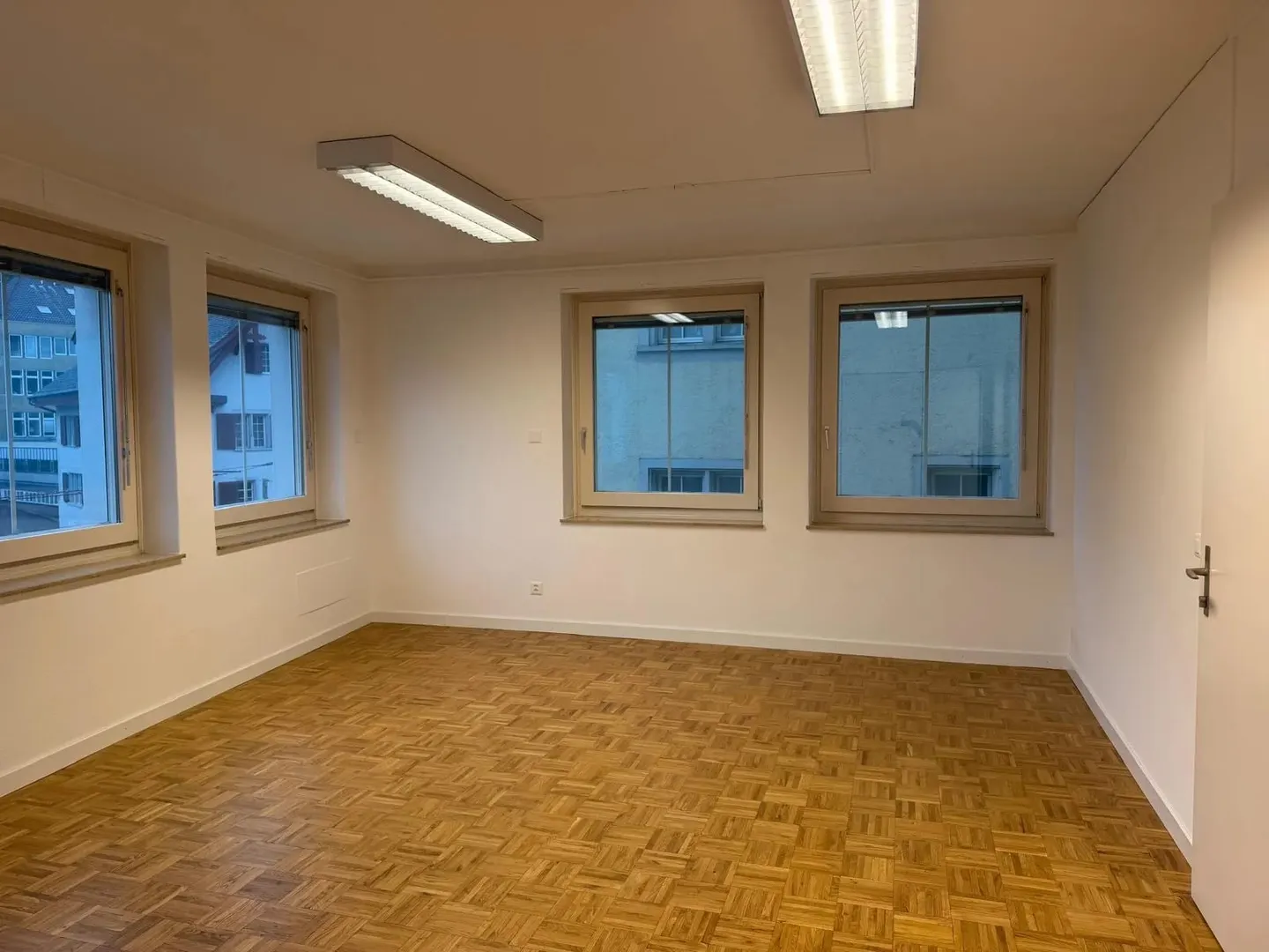 Helle 5-Zimmer-Bürofläche mit 140 m² im Zentrum von Winterthur - Photo 9 of 13