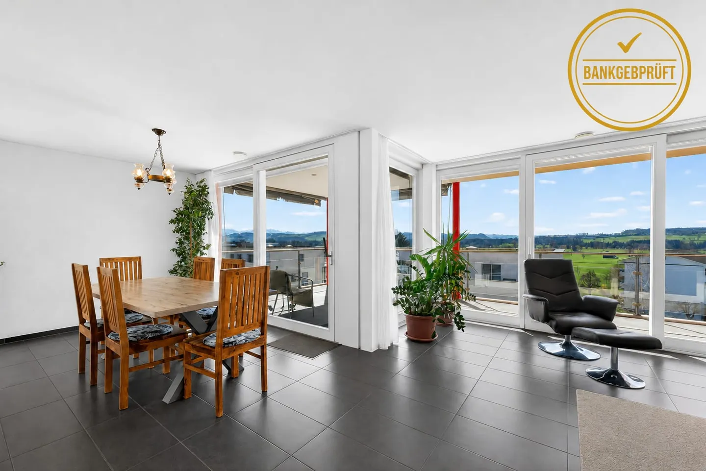 Vivre avec une vue, du confort et un standard Minergie - Photo 1 sur 13
