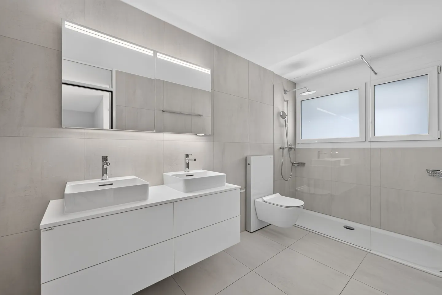 Living like in a single-family home - exclusive 5.5-room garden maisonette with sunny private garden - Photo 9 of 13