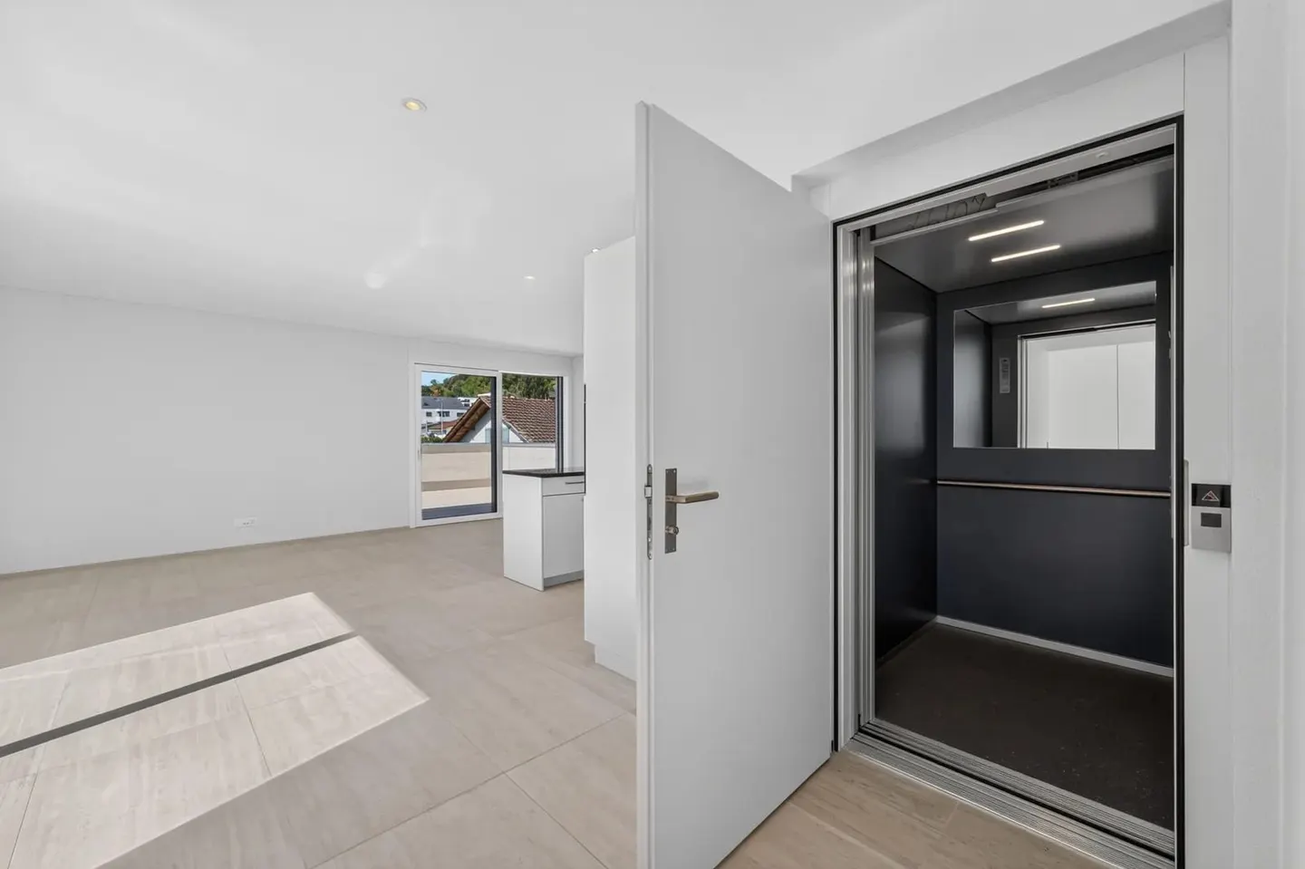 4.5-Zimmer-Attikawohnung - Erstbezug mit grosszügiger Terrasse und direktem Liftzugang - Foto 3 di 13