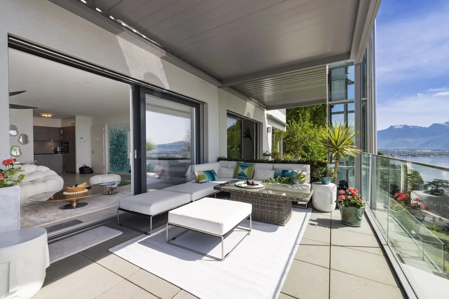Exceptional penthouse with breathtaking view! - Photo 2 of 10