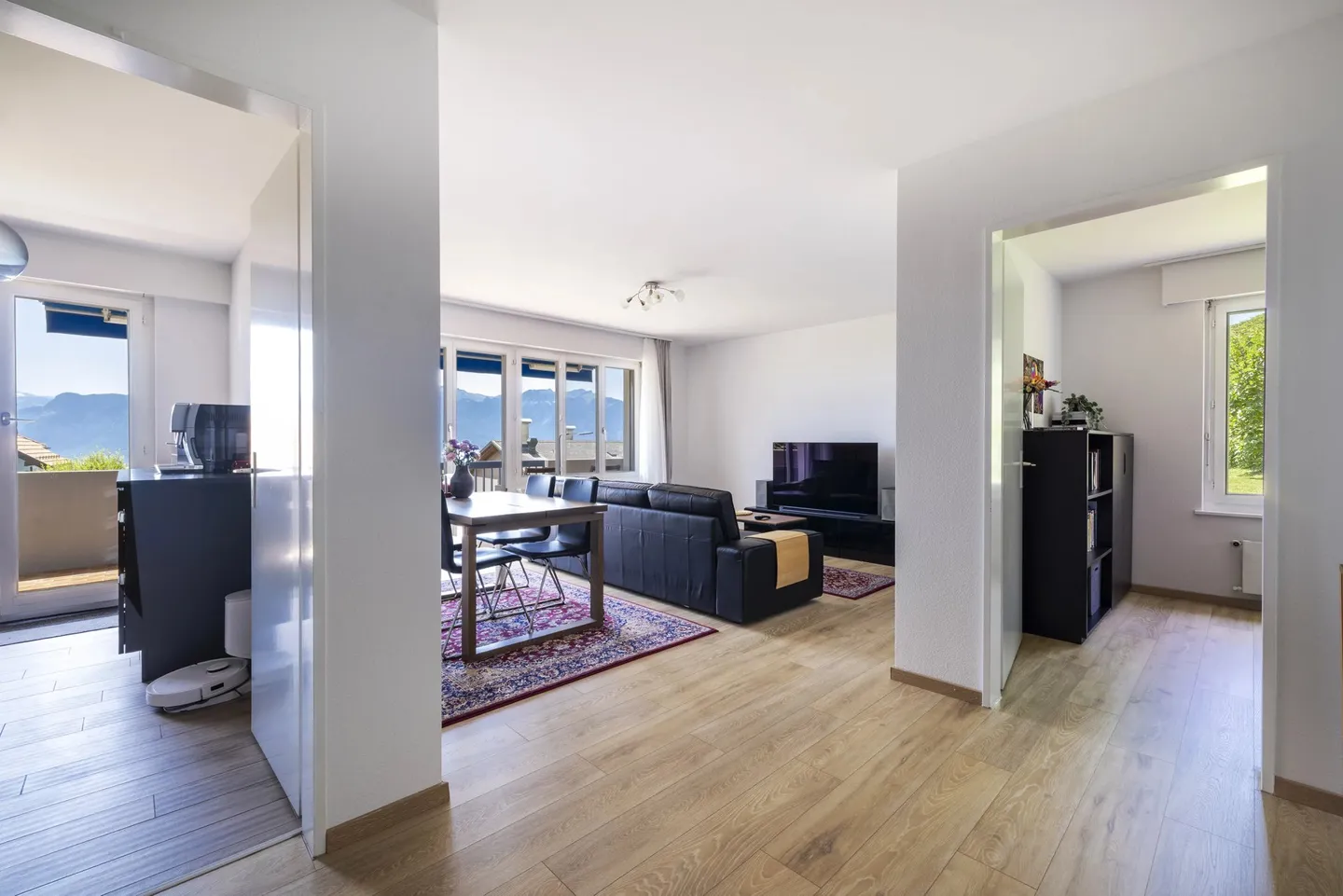 Superbe 4.5 pièces refait à neuf avec vue et jardin - Photo 1 sur 13