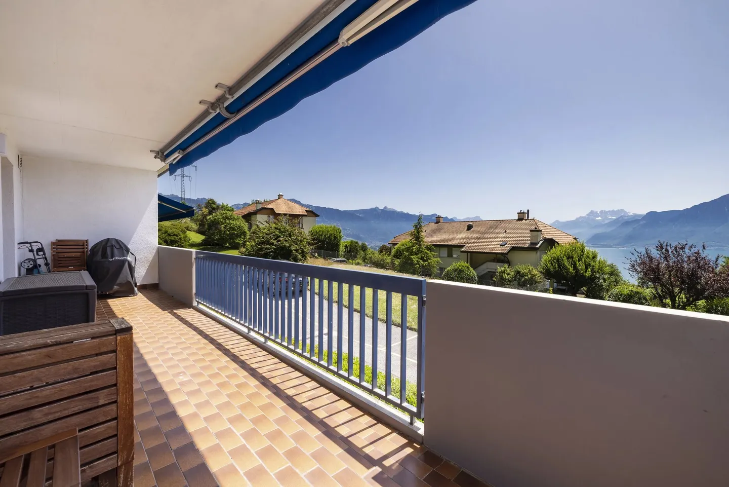 Superbe 4.5 pièces refait à neuf avec vue et jardin - Photo 13 sur 13