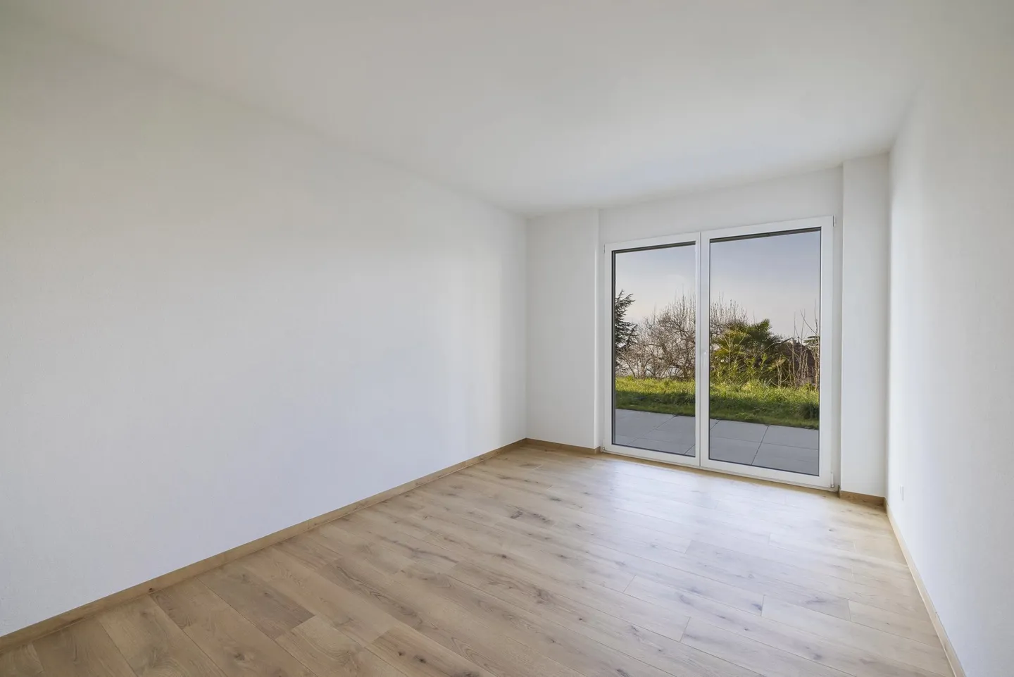 Magnifico appartamento nuovo di 4,5 locali con giardino-terrazza - Foto 3 di 12
