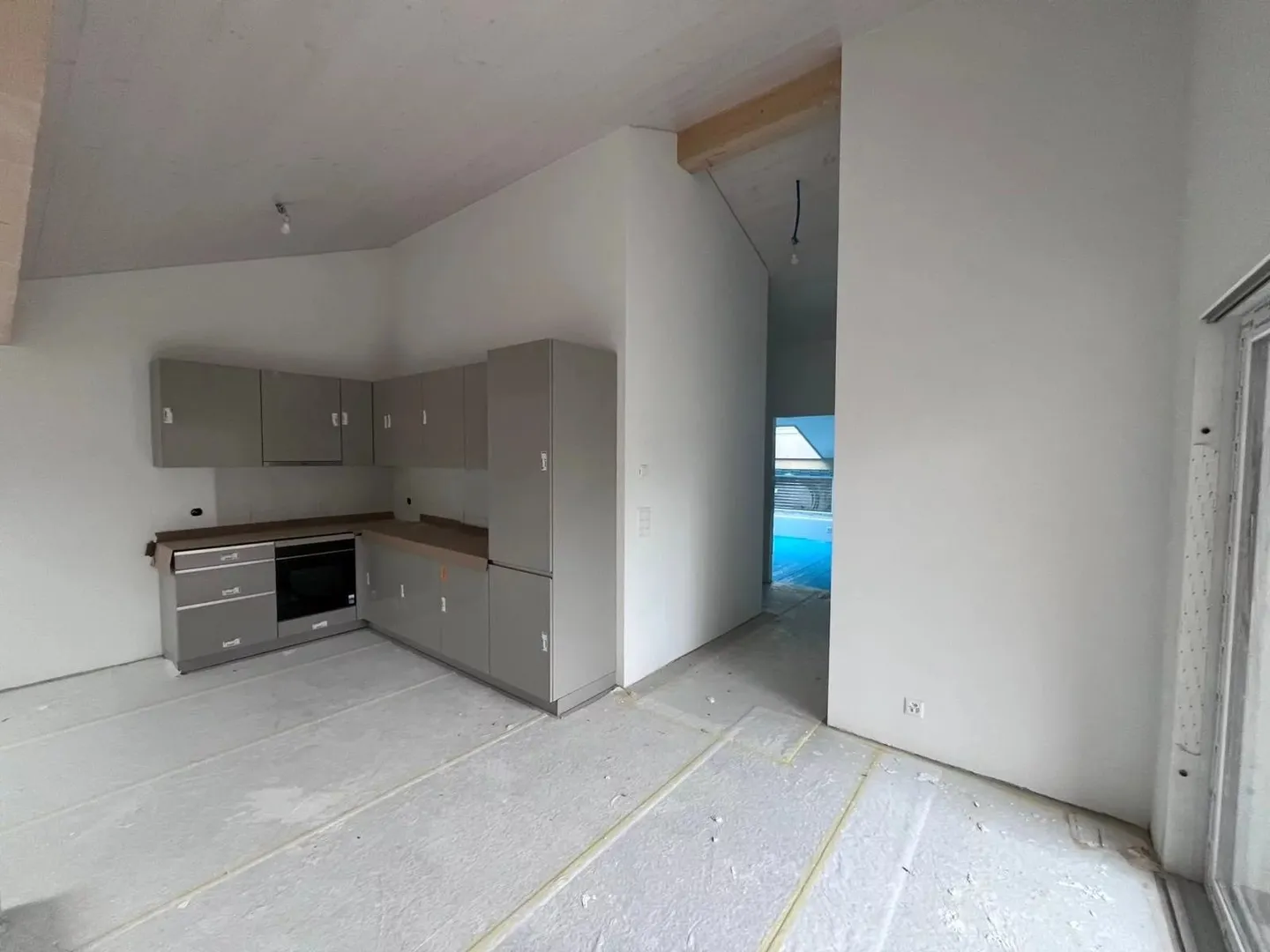 Nuovo appartamento di 3,5 locali all'ultimo piano - Foto 3 di 11