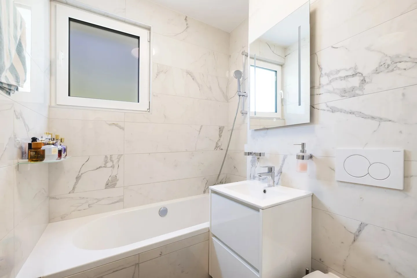 Wunderschöner Blick auf den Genfersee für diese zeitgenössische 3,5-Zimmer-Wohnung - Foto 11 von 13