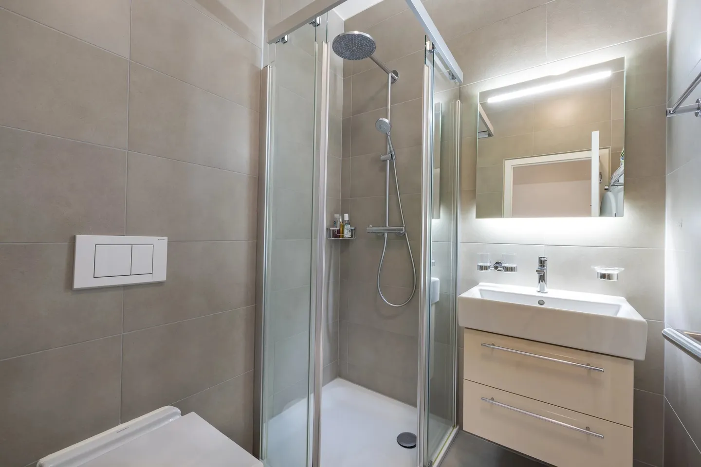 Appartement Charmant avec Terrasse - Photo 9 sur 11