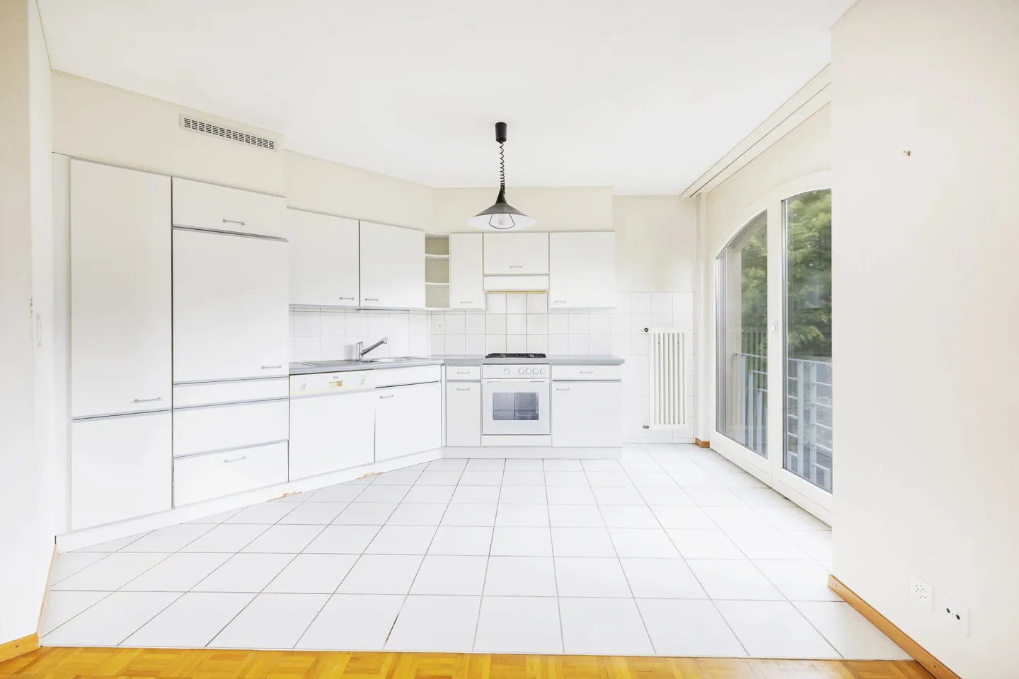 Beautiful 3.5-room apartment ideally located - Close to the lake - Photo 3 of 12