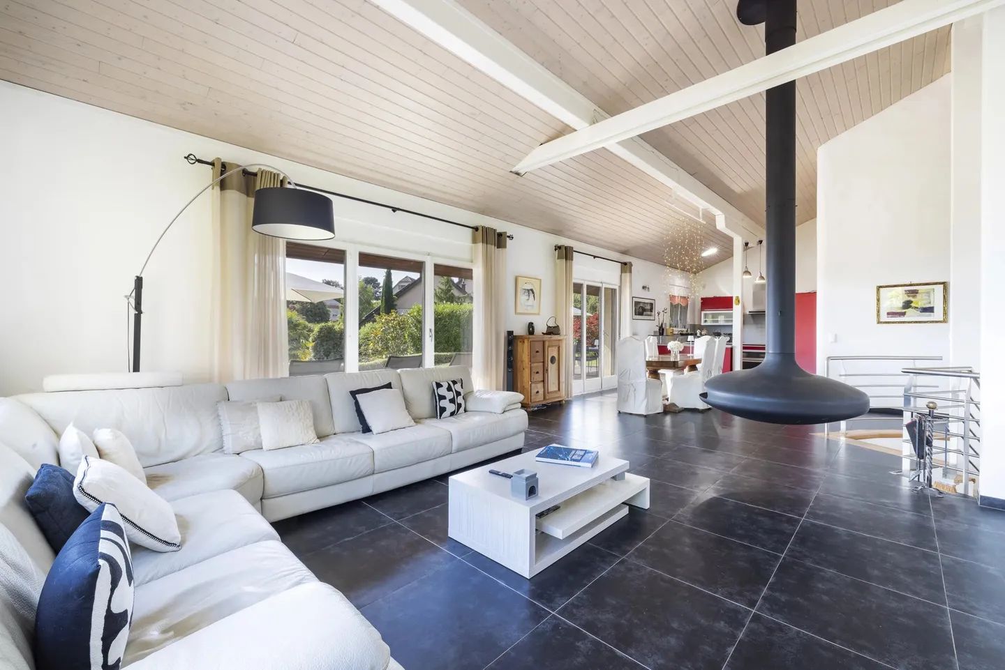 Stupenda villa indipendente con bella vista lago - Foto 5 di 13