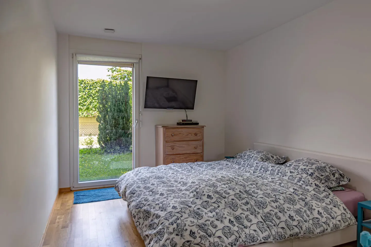 Appartement spacieux avec jardins - Photo 4 sur 7