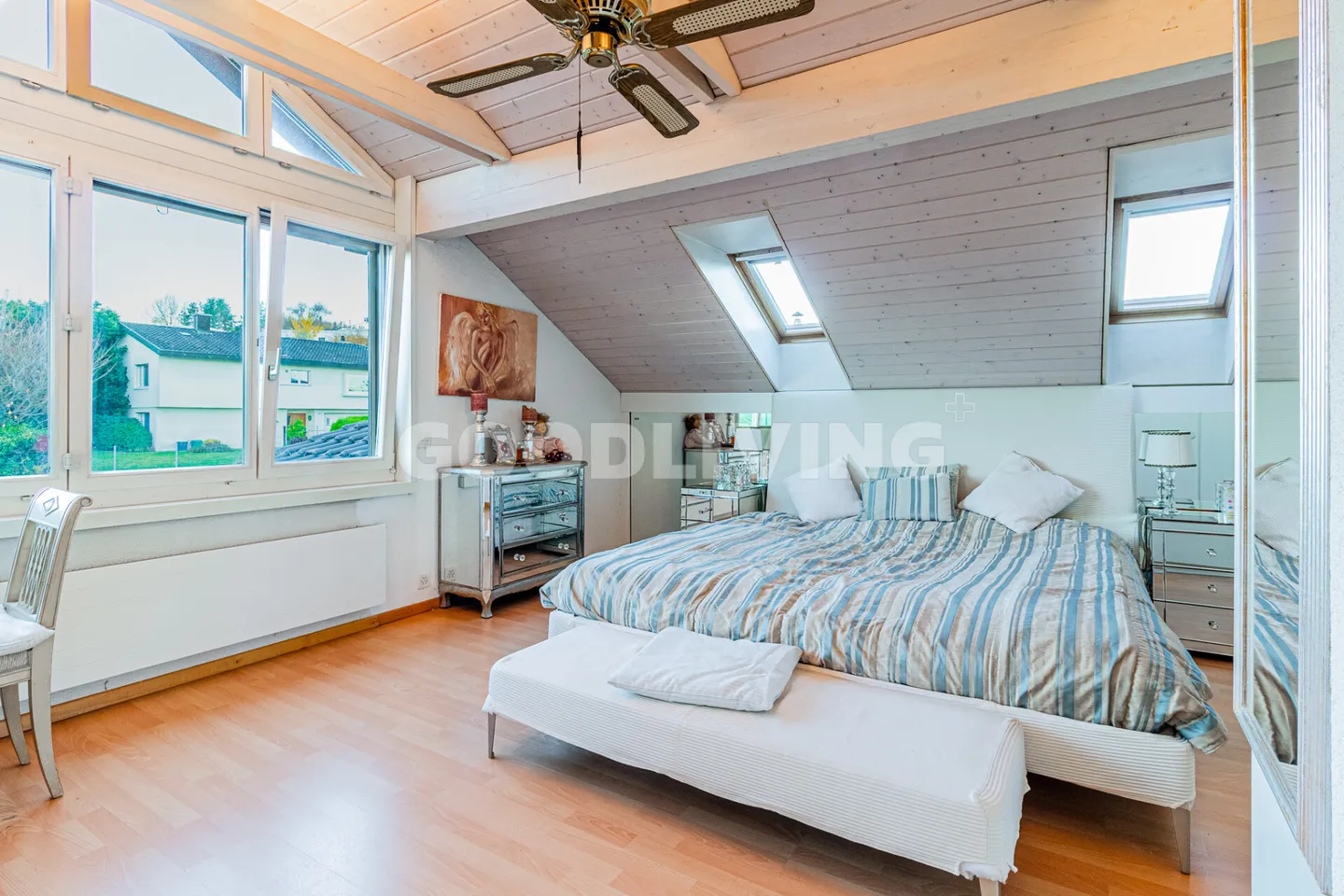 Timeless Elegance with Privacy and Garden - Photo 7 of 12