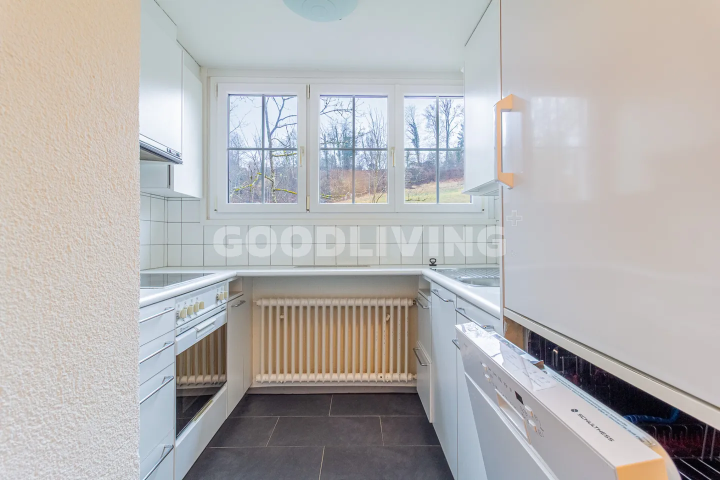 Living close to the city at the edge of the forest - Photo 10 of 13