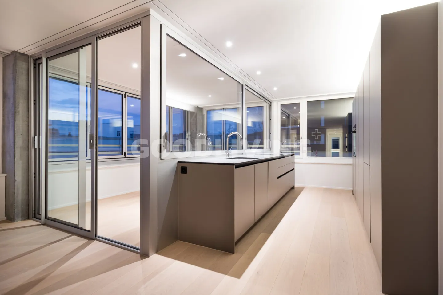 Stilvolle Wohnung mit Loggia - Foto 1 von 8