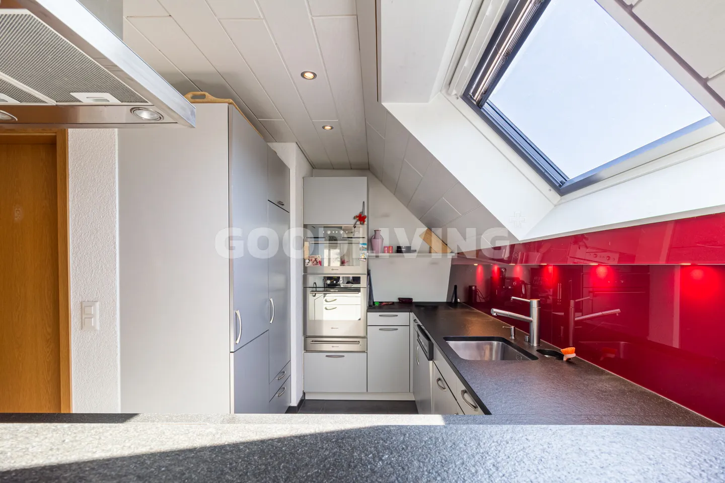 Geräumige Maisonette mit einzigartigen Merkmalen - Foto 3 von 11