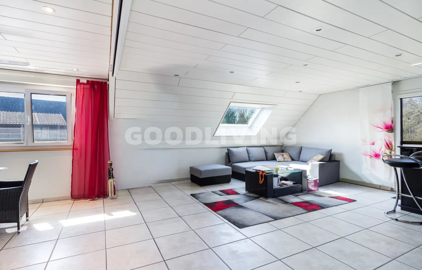 Geräumige Maisonette mit einzigartigen Merkmalen - Foto 7 von 11