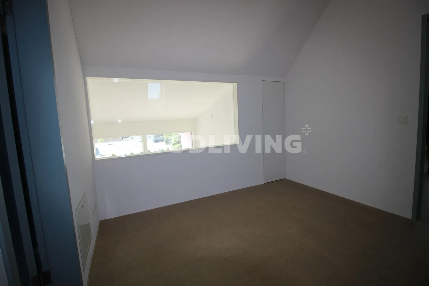 MODERN, QUIET, WELL LOCATED - Photo 6 of 6