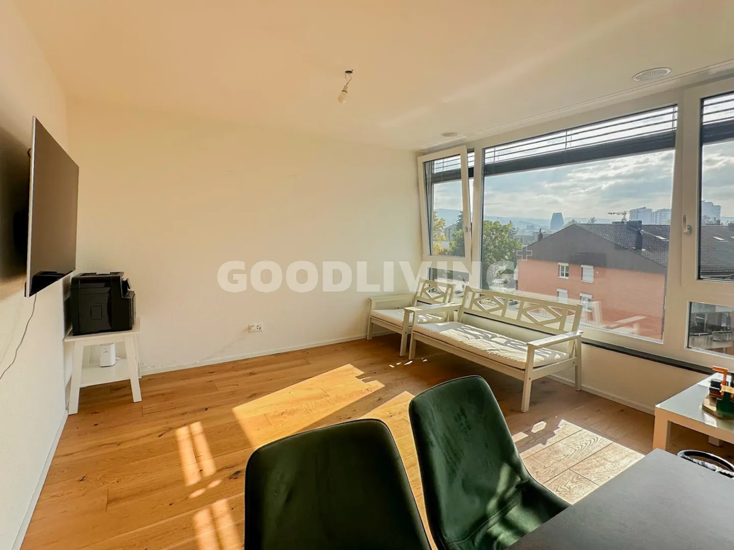 Stilvolle 3.5-Zimmer-Residenz mit Loggia an begehrter Lage - Photo 2 sur 7