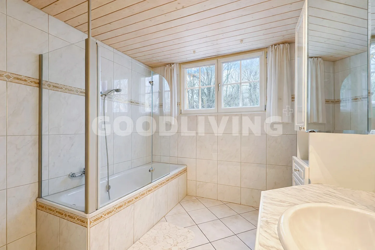 Charmantes Einfamilienhaus mit Pool - Foto 12 von 13