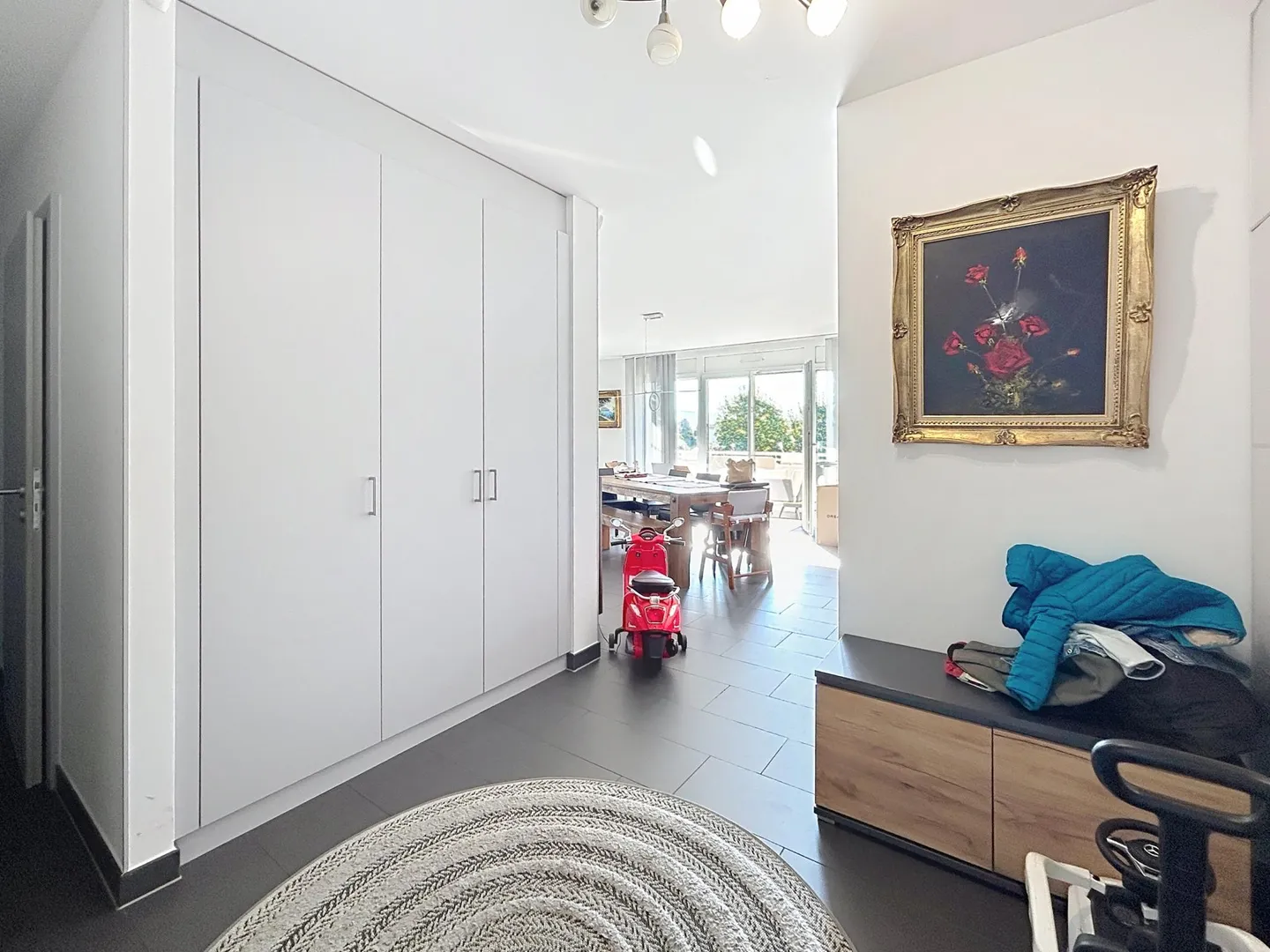Spacious and Bright | Rented | Eysins - Photo 5 of 9