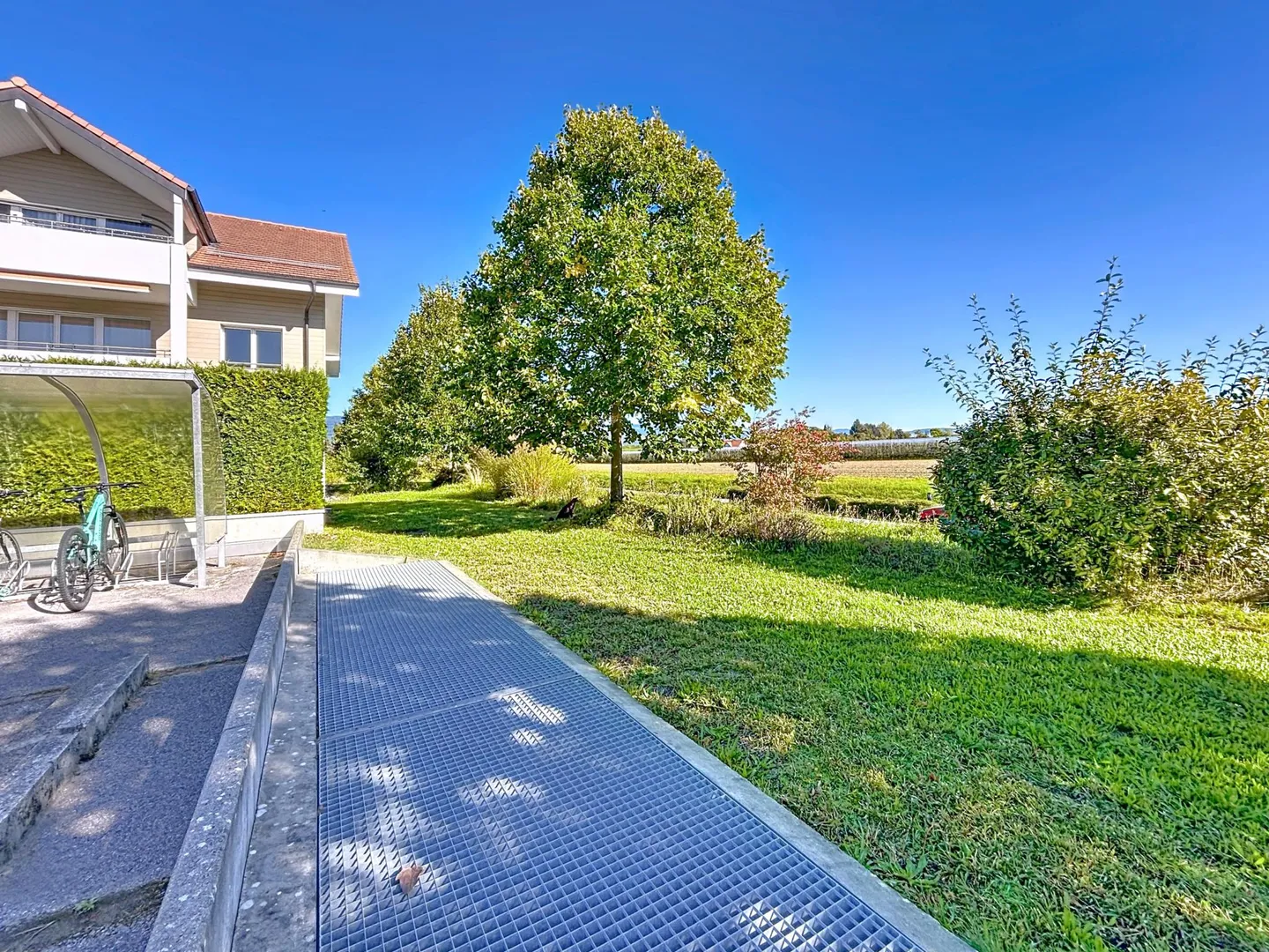Spacious and Bright | Rented | Eysins - Photo 9 of 9
