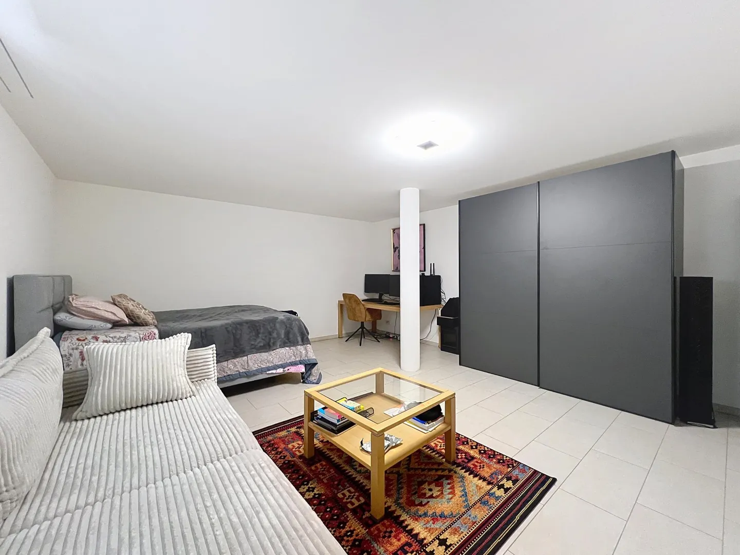 Bright garden-level apartment | Villeneuve - Photo 5 of 7