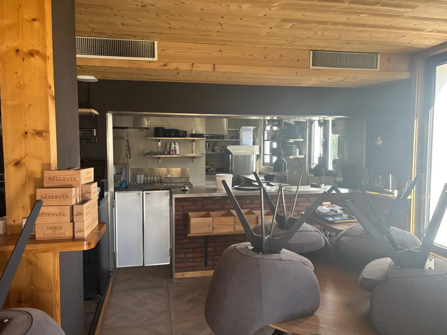 New and fully equipped restaurant | Le Pâquier-Montbarry FR - Photo 6 of 7