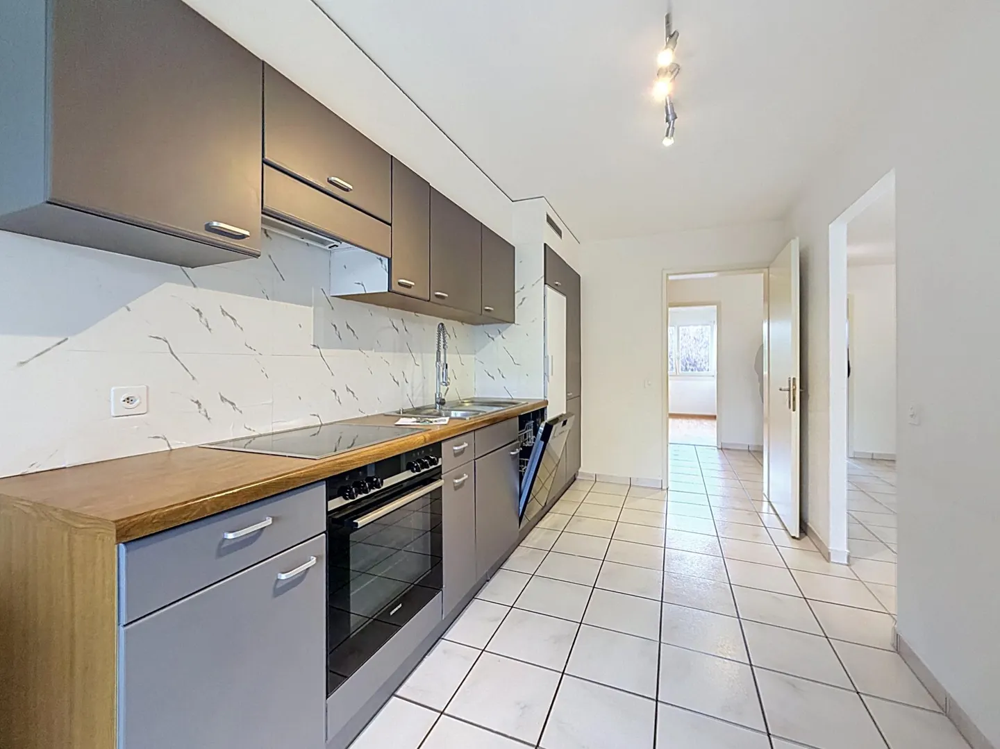 Appartement lumineux 3.5 pièces - Photo 3 sur 7