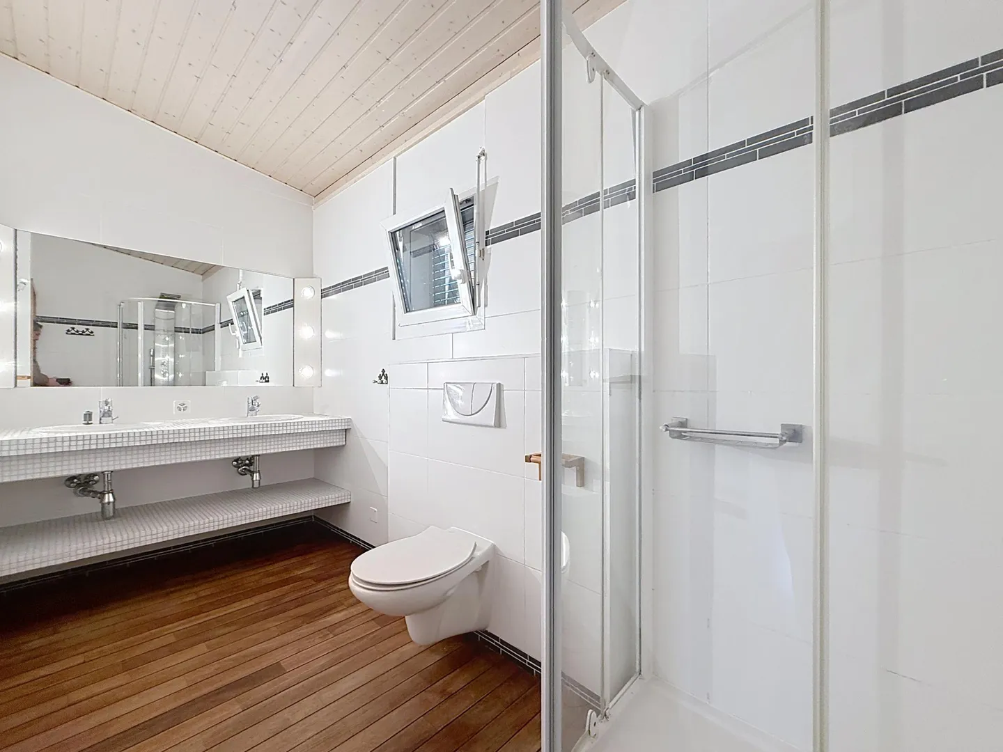 Élégante villa mitoyenne | Madame-de-Warens - Photo 7 sur 11