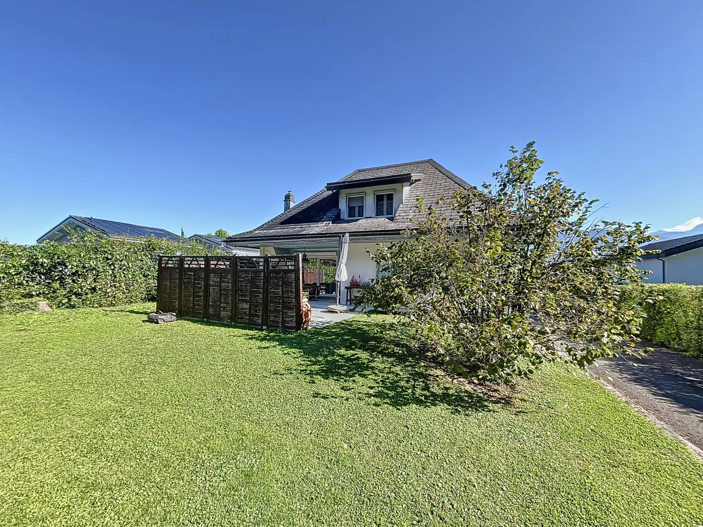 Villa spacieuse avec potentiel d'agrandissement - Photo 1 sur 7