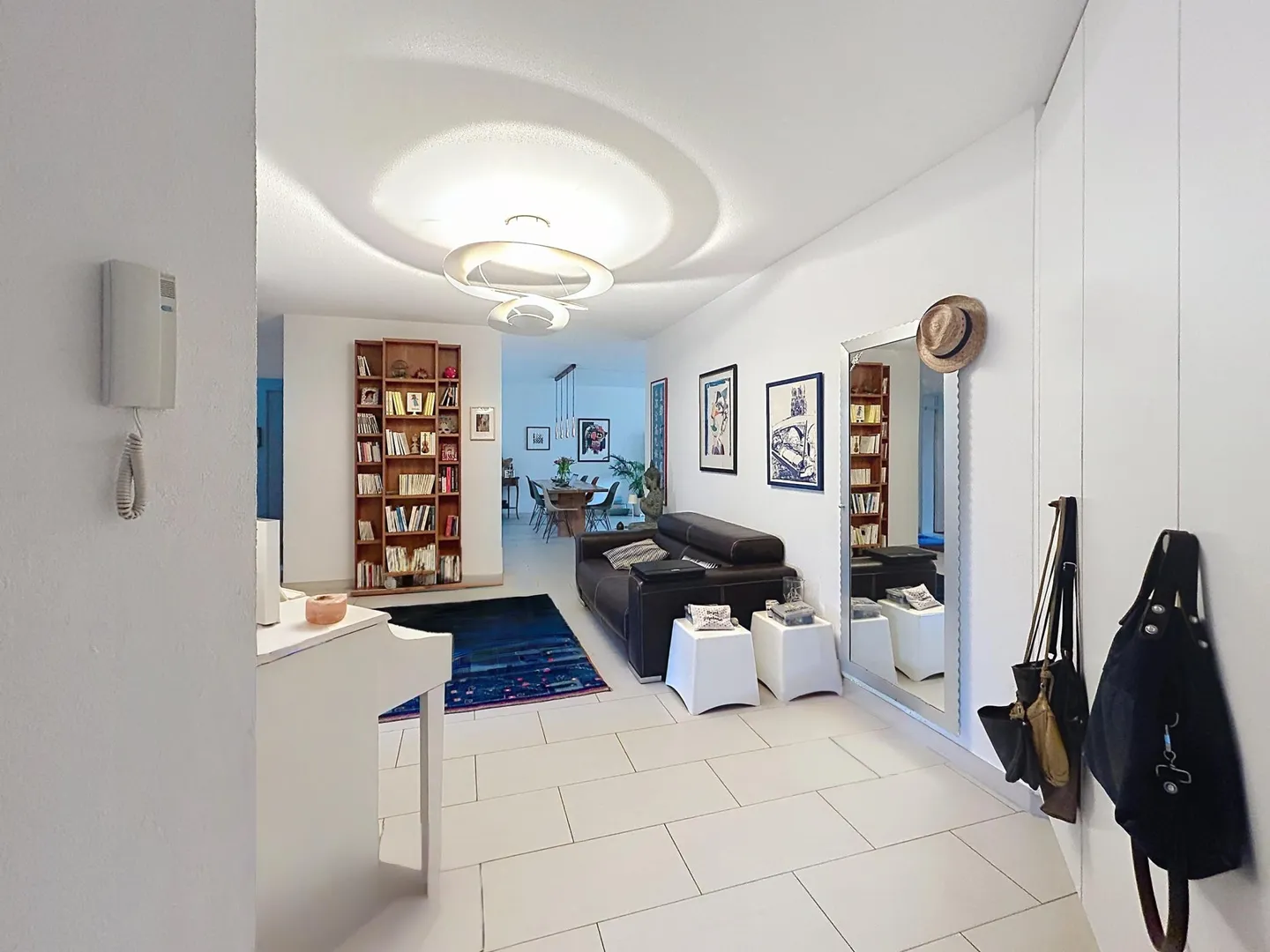 Geräumige 4,5 Zimmer mit 2 Terrassen und Garten in Prilly - Foto 4 von 8