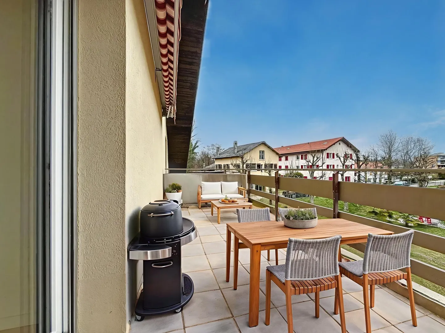 Vollständig renovierte Penthousewohnung | Tolochenaz - Foto 2 von 6