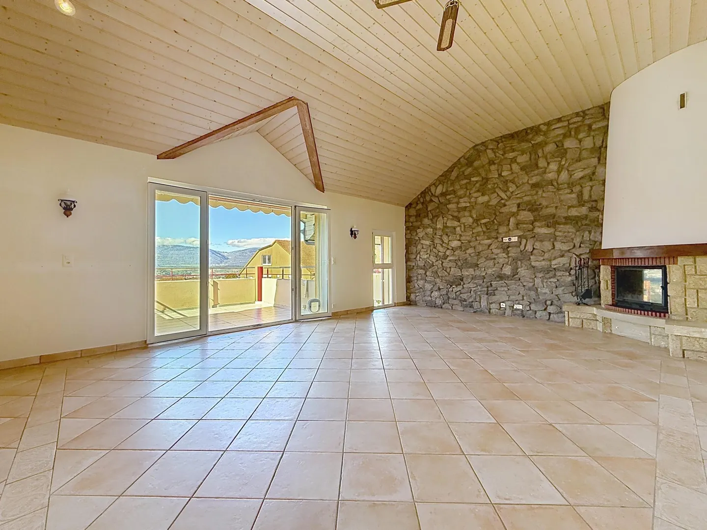 Grand 3.5 pièces en attique | Terrasse | Yverdon - Foto 1 di 13