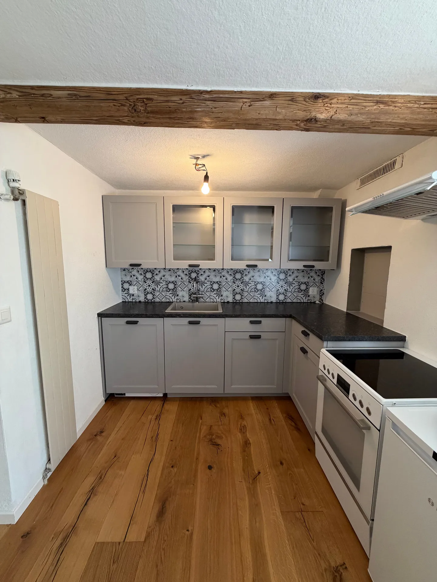 Freshly renovated 1-room studio with oak parquet in Chur - Photo 1 of 4