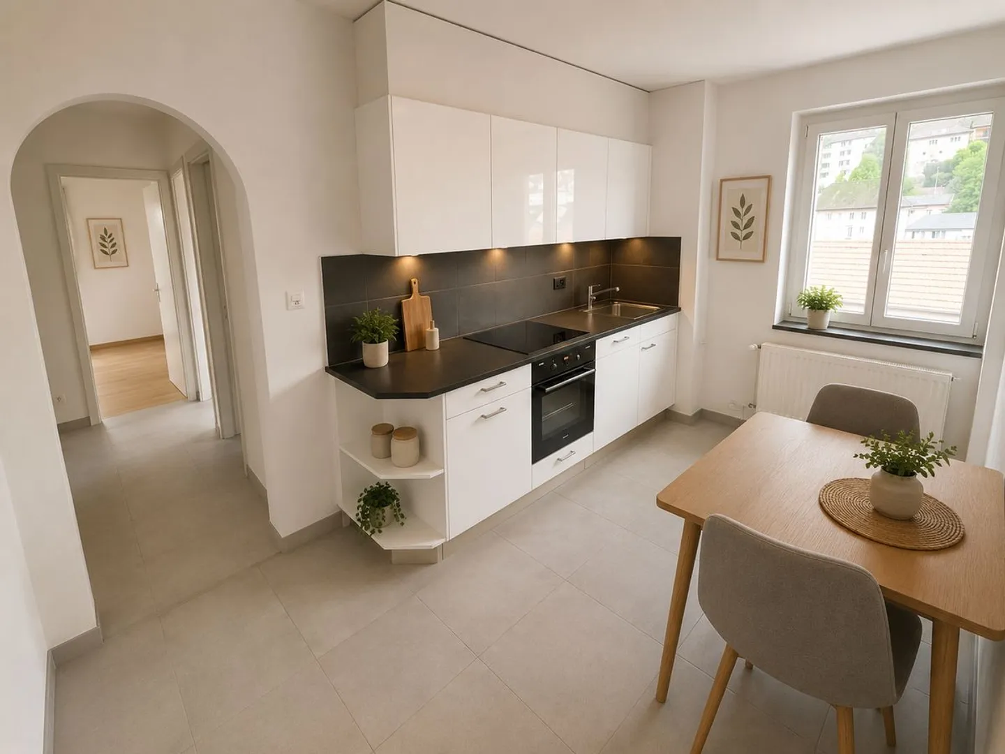 Charmant appartement de 3 pièces lumineux avec balcon - Foto 2 von 7
