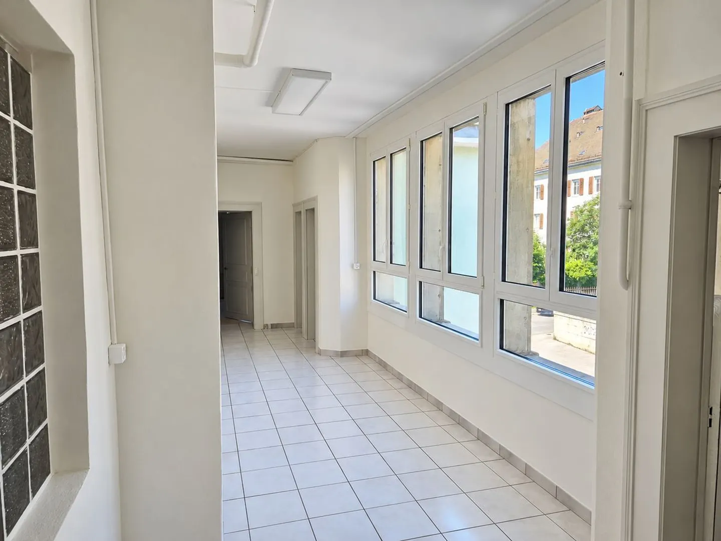Charming 7-Room Apartment - Photo 8 of 10