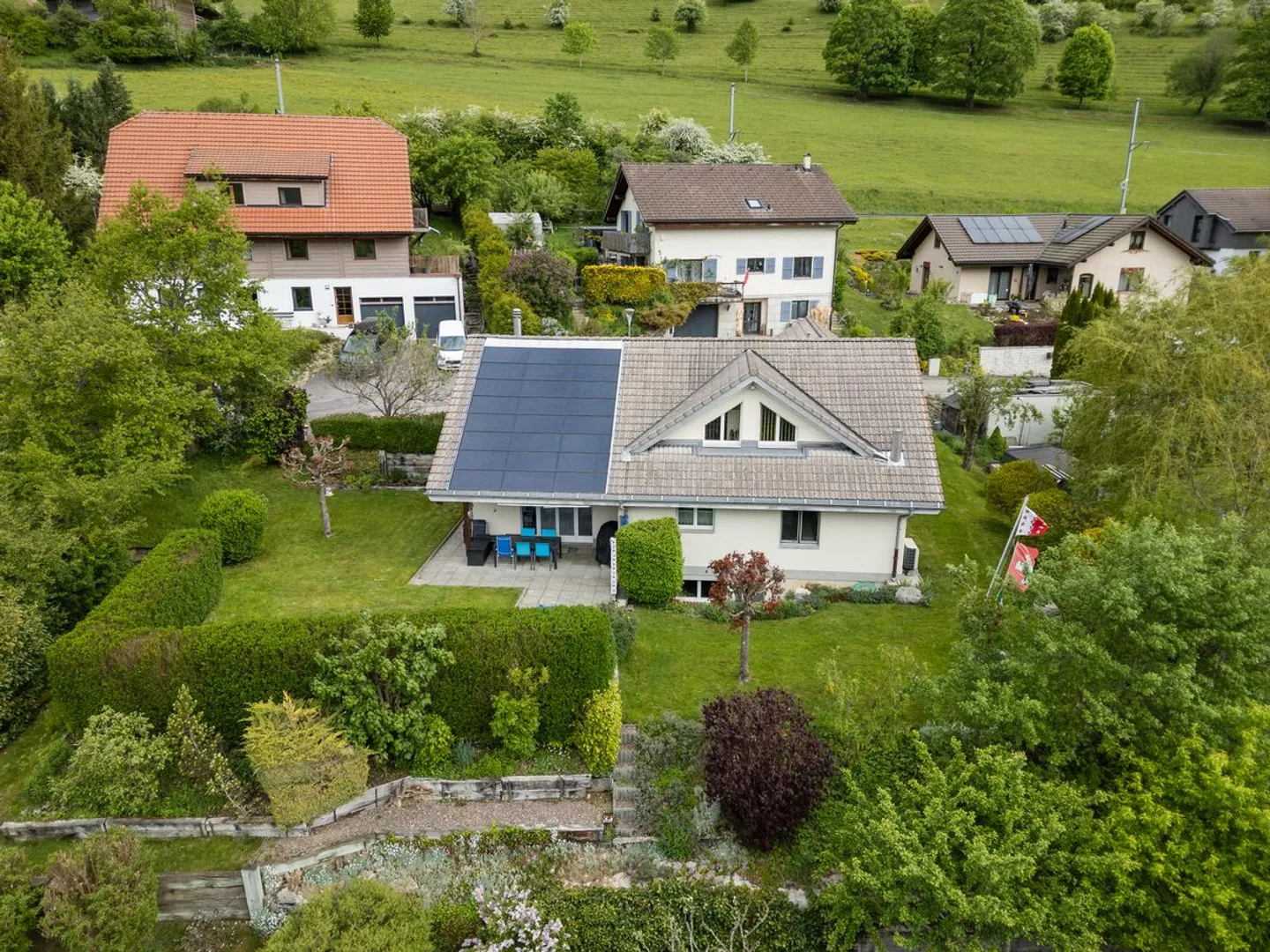 Charming Detached House with Garden - Photo 1 of 13