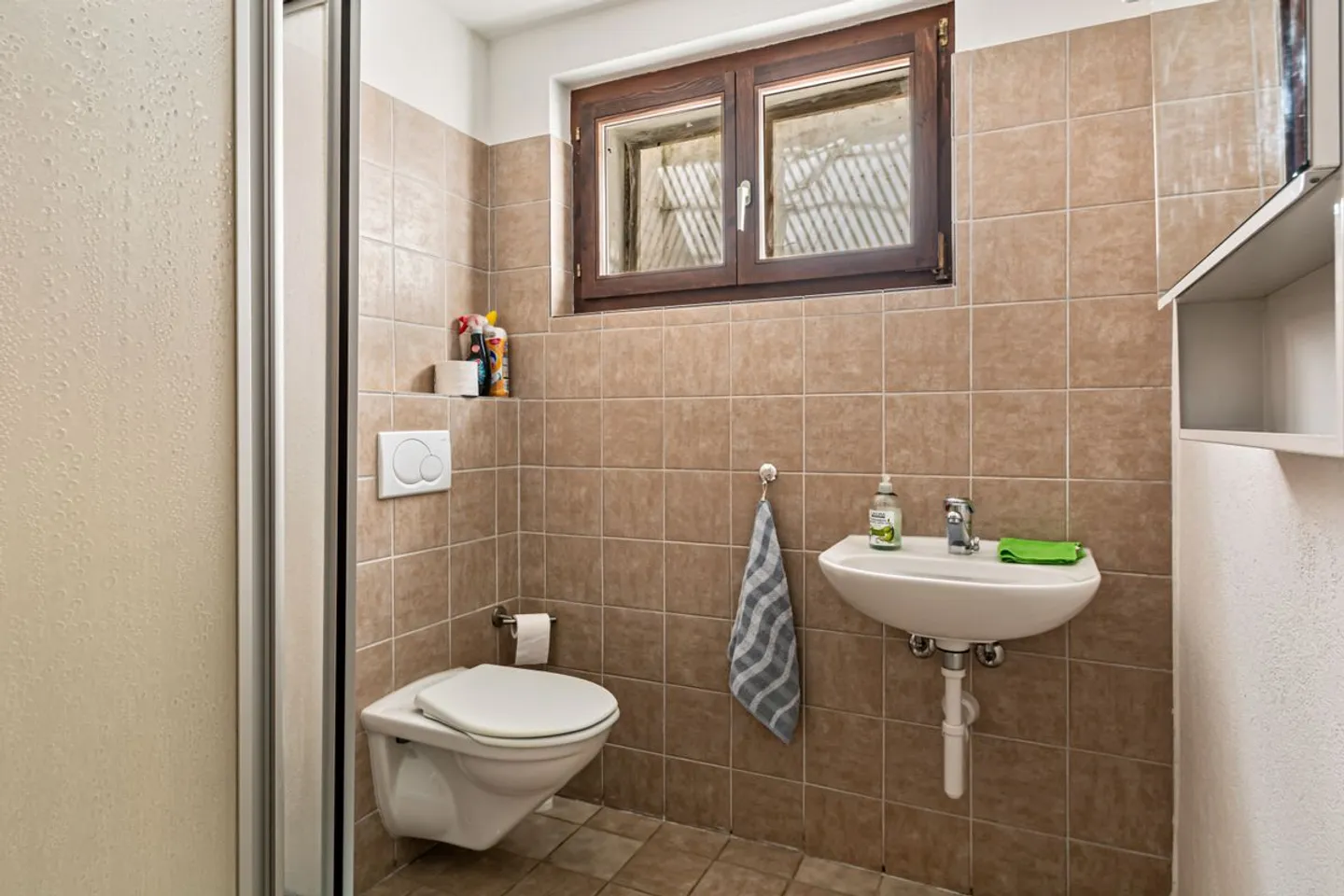 Spacious Family Home with 7 Rooms in Saignelégier - Photo 9 of 13