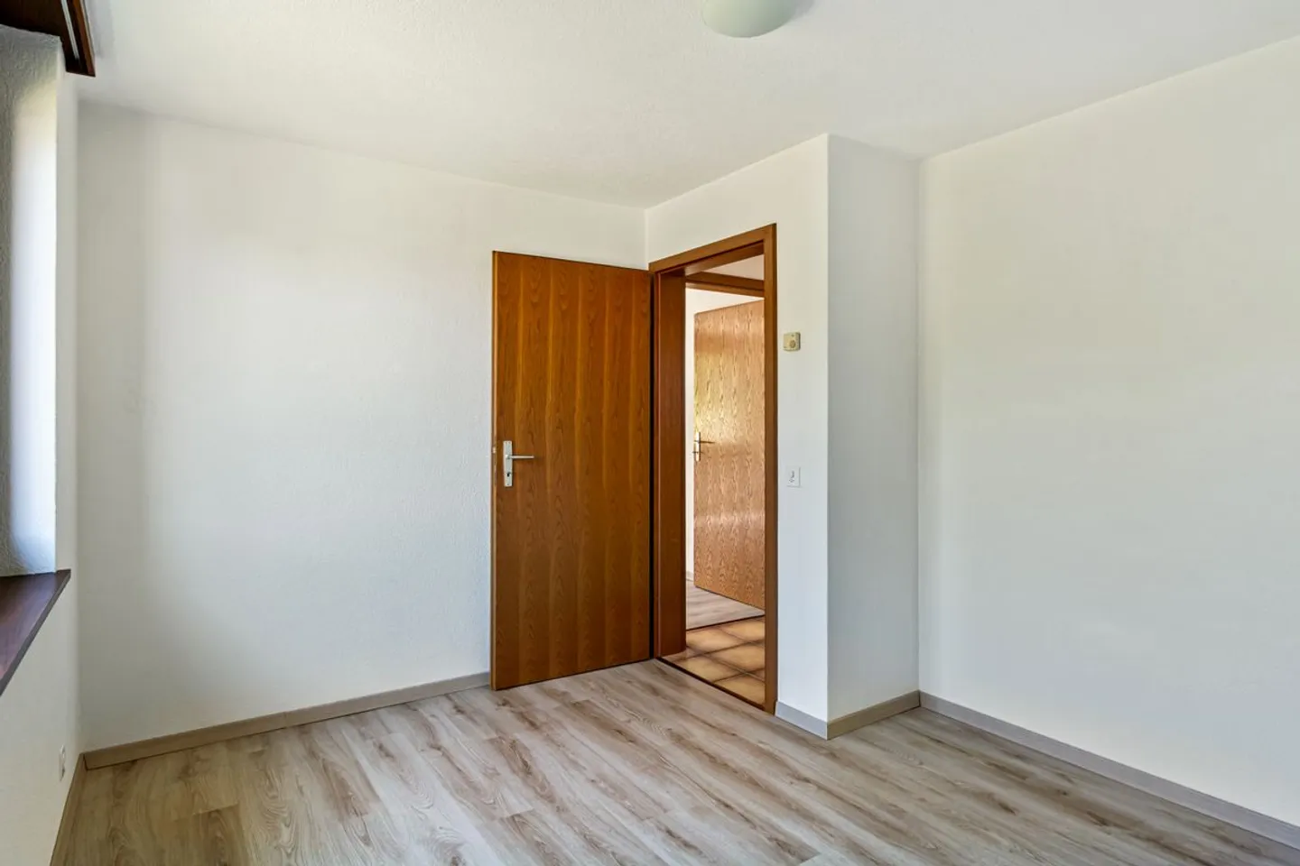 Spacious Family Home with 7 Rooms in Saignelégier - Photo 11 of 13