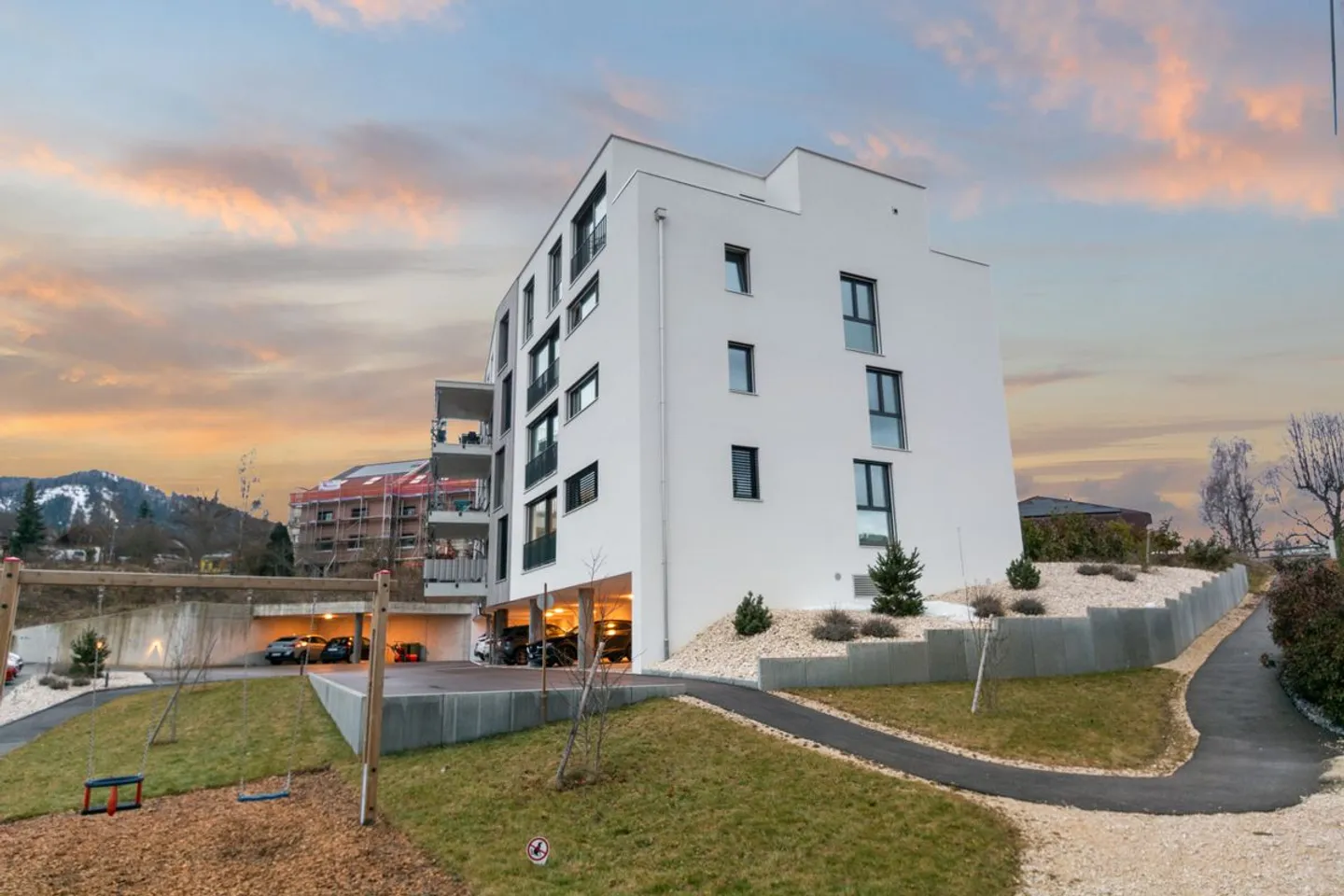 Neues 3,5-Zimmer-Apartment mit Balkon und überdachtem Parkplatz - Foto 13 von 13