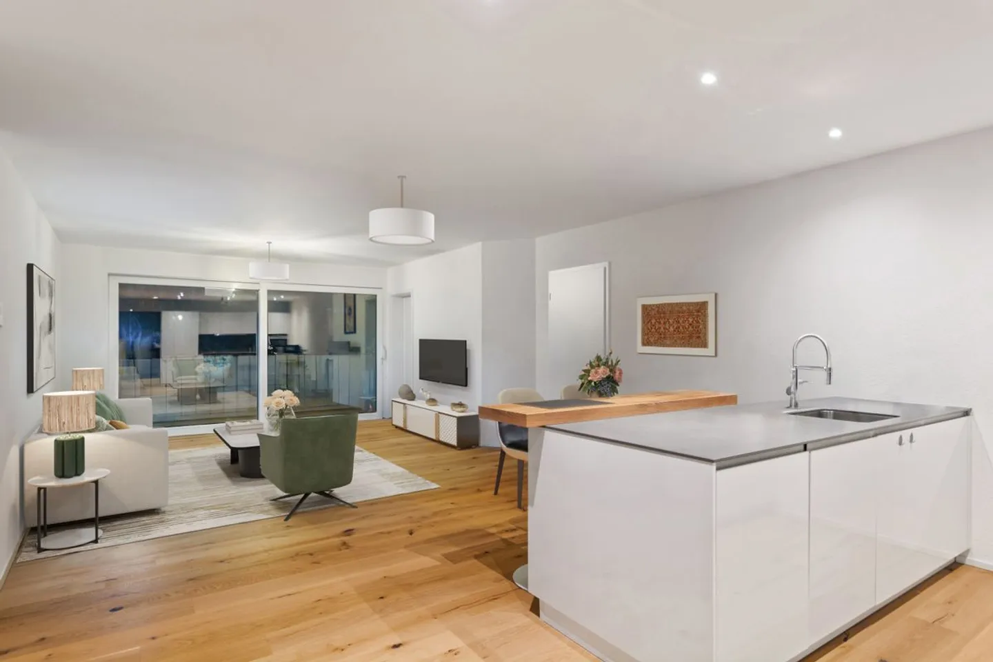 Neues 3,5-Zimmer-Apartment mit Balkon und überdachtem Parkplatz - Foto 1 von 13