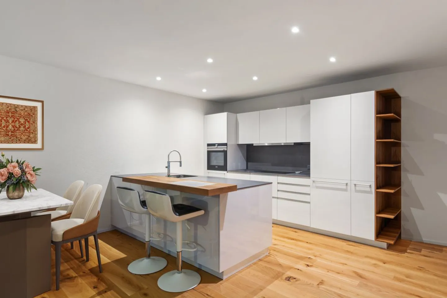 Neues 3,5-Zimmer-Apartment mit Balkon und überdachtem Parkplatz - Foto 4 von 13