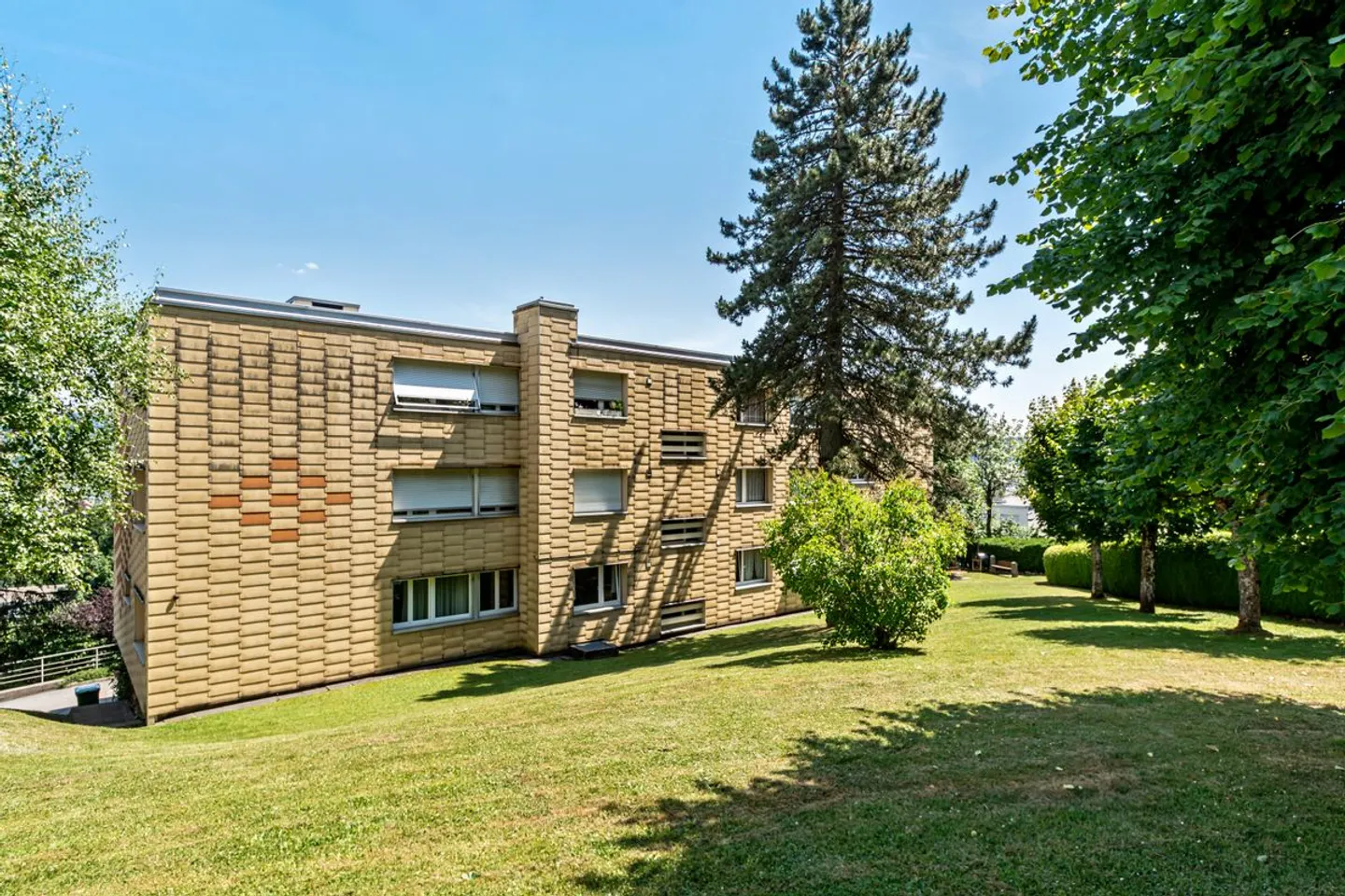 Appartement spacieux avec balcon - Photo 3 sur 12