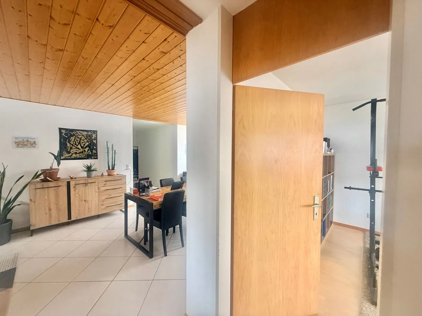 Appartement traversant de 3 pièces avec balcon et ascenseur - Photo 9 sur 13