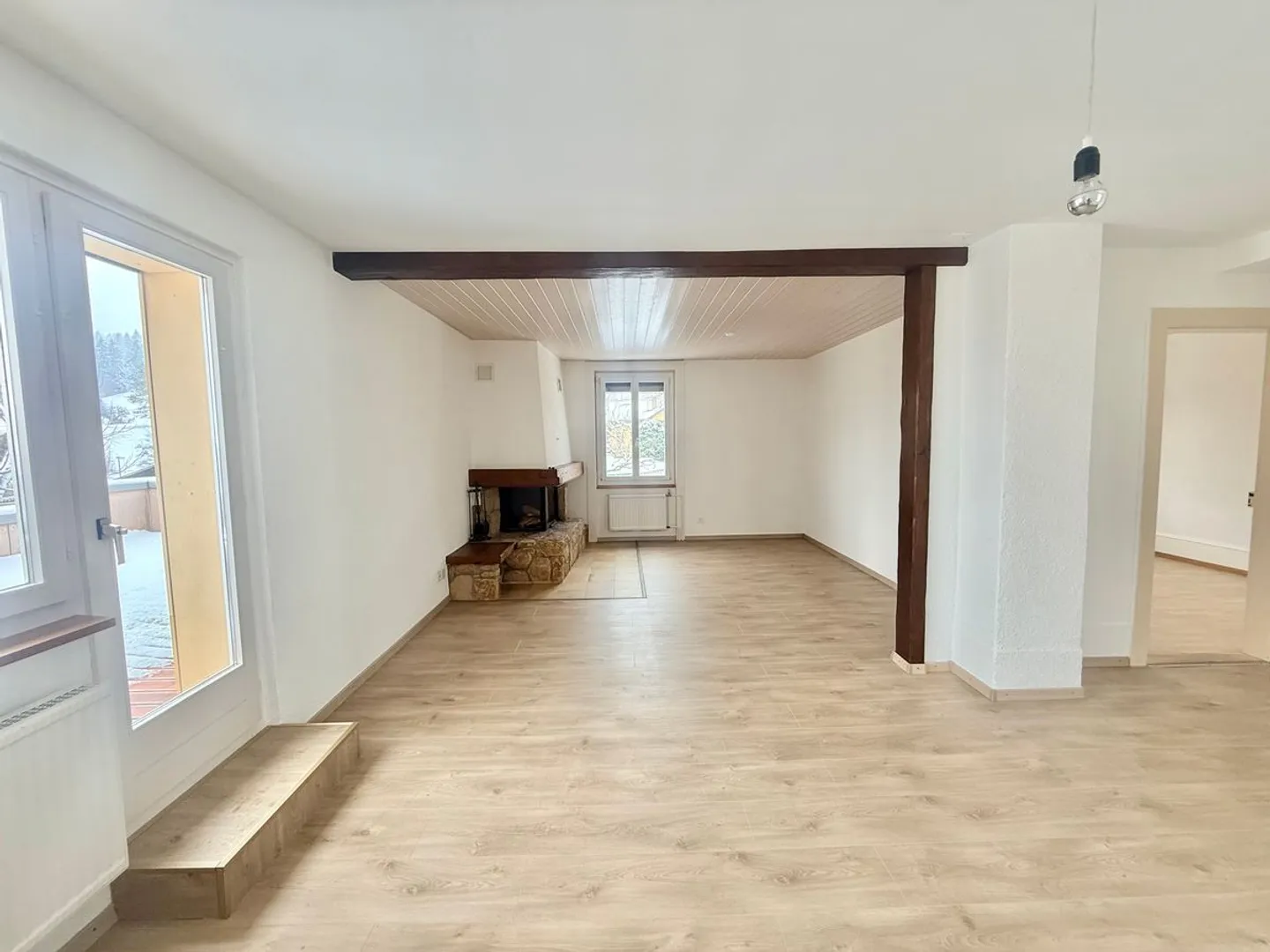 Appartement Charmant avec Terrasse - Photo 3 sur 13