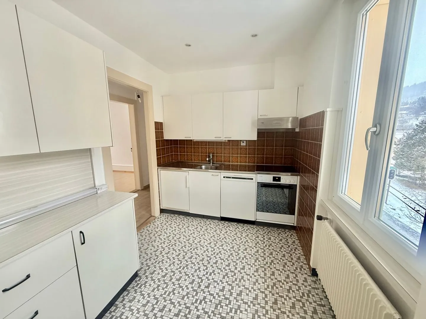 Appartement Charmant avec Terrasse - Photo 4 sur 13