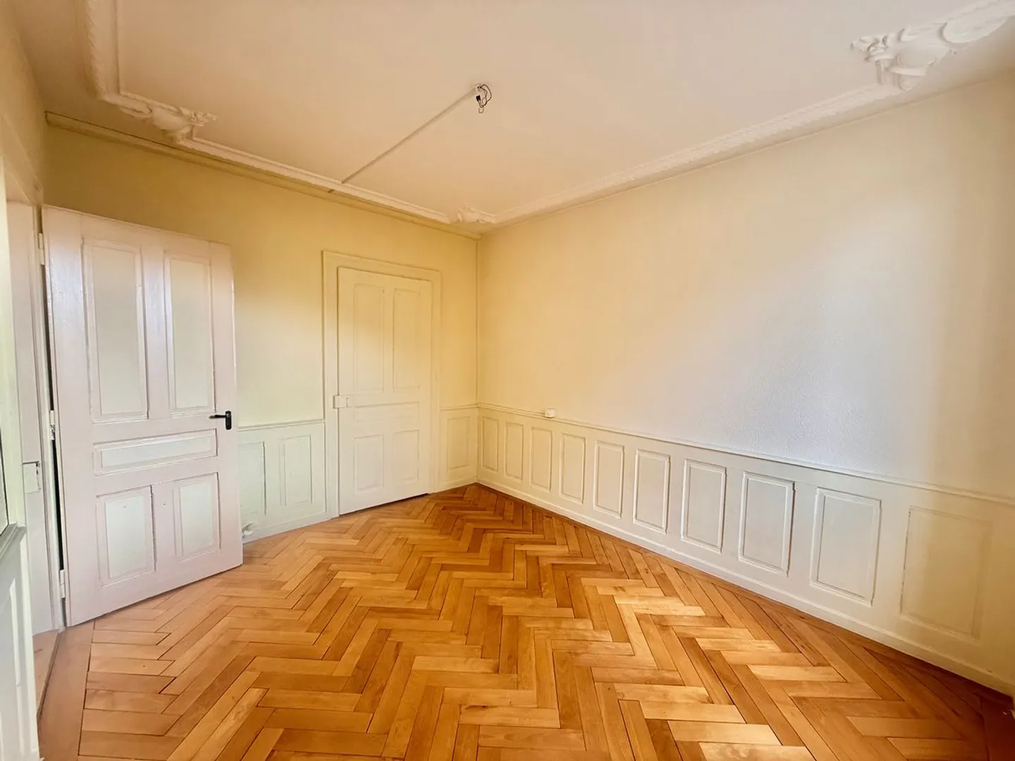 Geräumige 4,5-Zimmer helle Wohnung im Herzen von Saignelégier - Foto 3 von 13