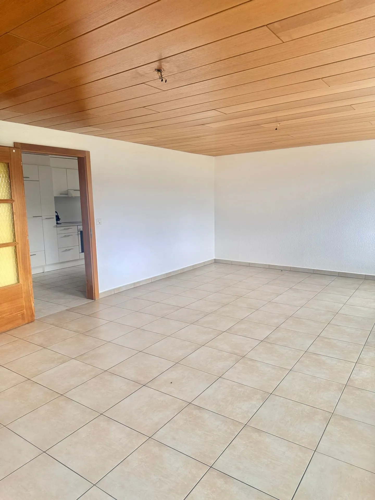 Raum und Ruhe: hervorragende 4,5 Zimmer mit außergewöhnlichem Garten - Foto 7 von 13