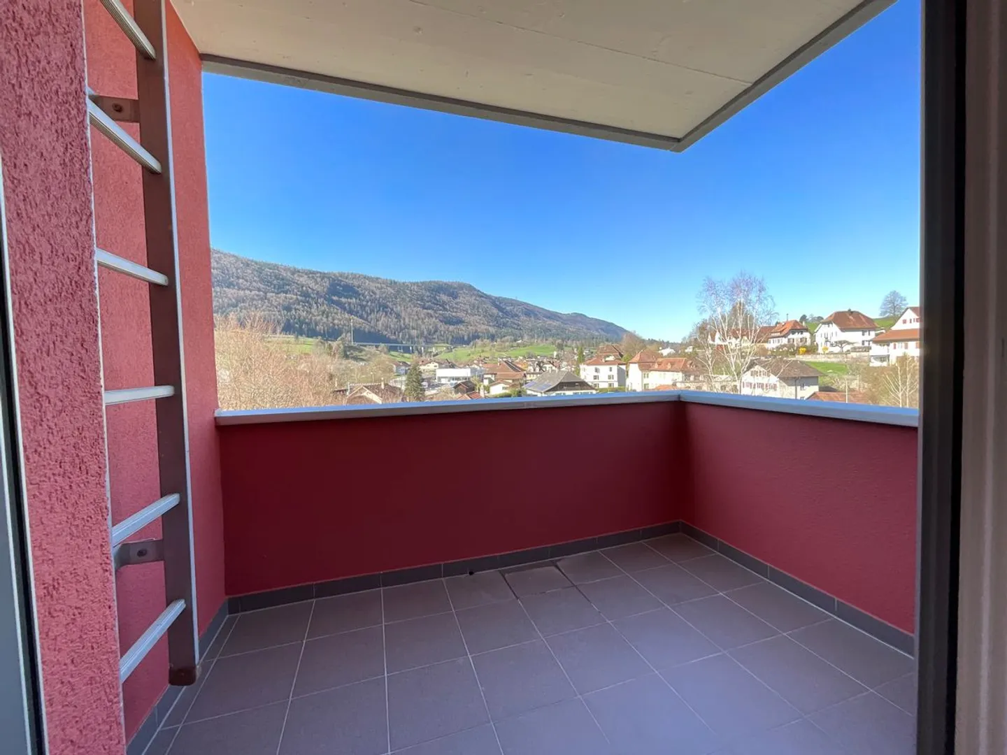 Bellissimo appartamento luminoso di 3,5 locali con balcone - Foto 4 di 7