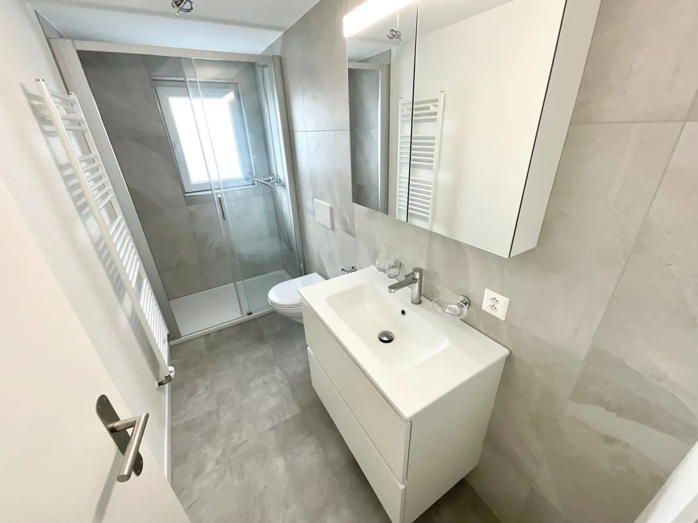 Renovierte 3-Zimmer-Wohnung mit privater Terrasse - Foto 8 von 8